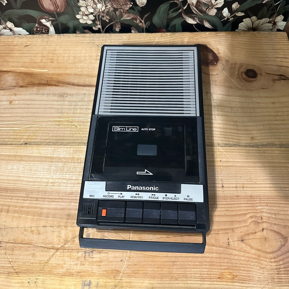 Panasonic Slim Line Portable Cassette Recorder Speaker AC and Battery - RQ-2104